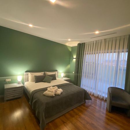 Royal Rest Apartment Bilokrynychchya ภายนอก รูปภาพ
